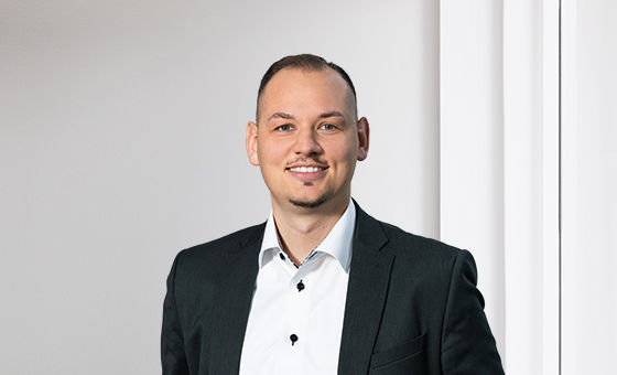 Portraitfoto von Andrin Scherrer, Kundenberater Private Banking bei der St.Galler Kantonalbank