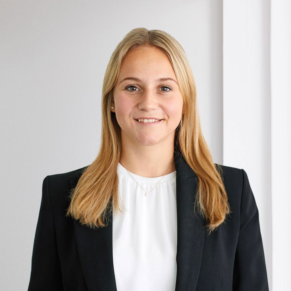 Portraitfoto von Sabrina Frey, Senior Assistentin eVV-Desk bei der St.Galler Kantonalbank