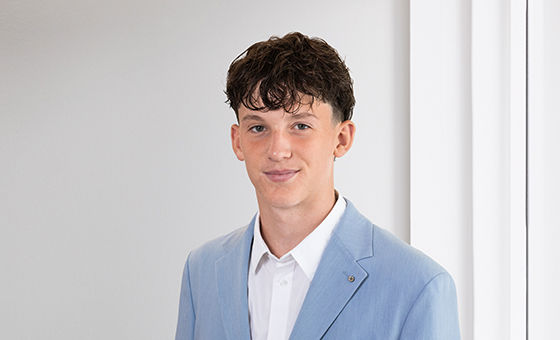 Portraitfoto von Luca Keller, Lernender bei der St.Galler Kantonalbank