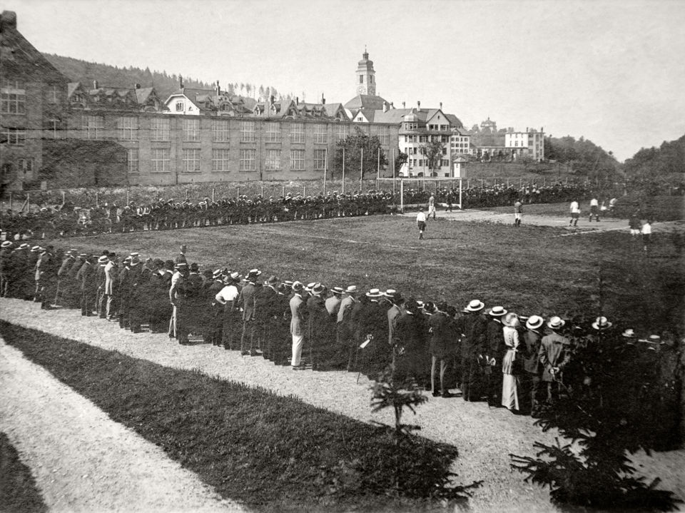 Schwarz-weiss-Foto des FCSG-Stadions Espenmoos