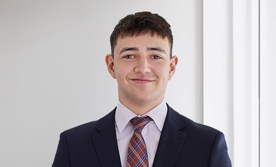 Portraitfoto von Nico Tschumper, Senior Assistent eVV-Desk bei der St.Galler Kantonalbank
