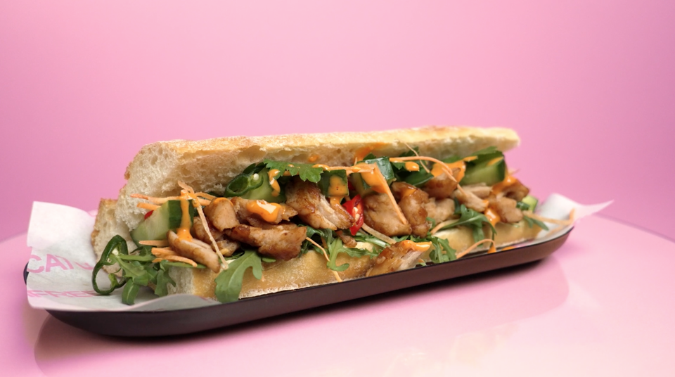 Pflanzlicher Thunfisch in einem Sandwich
