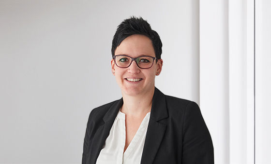 Portraitfoto von Claudia Lenherr, Fachspezialistin Privatkunden bei der St.Galler Kantonalbank
