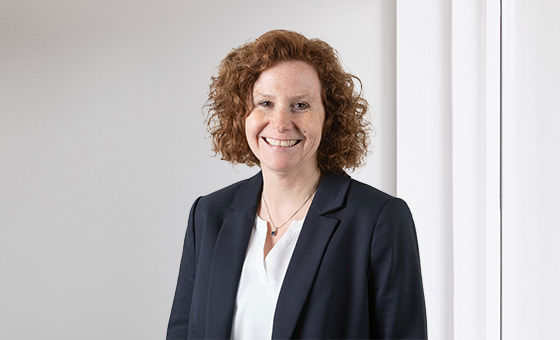 Portraitfoto von Corinne Sigismondi, Fachspezialistin Gewerbekunden bei der St.Galler Kantonalbank