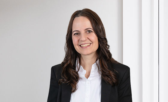 Portraitfoto von Nicole Sennhauser, Fachspezialistin Privatkunden bei der St.Galler Kantonalbank