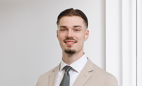 Portraitfoto von Alessio Wirth, Fachspezialist Privatkunden bei der St.Galler Kantonalbank
