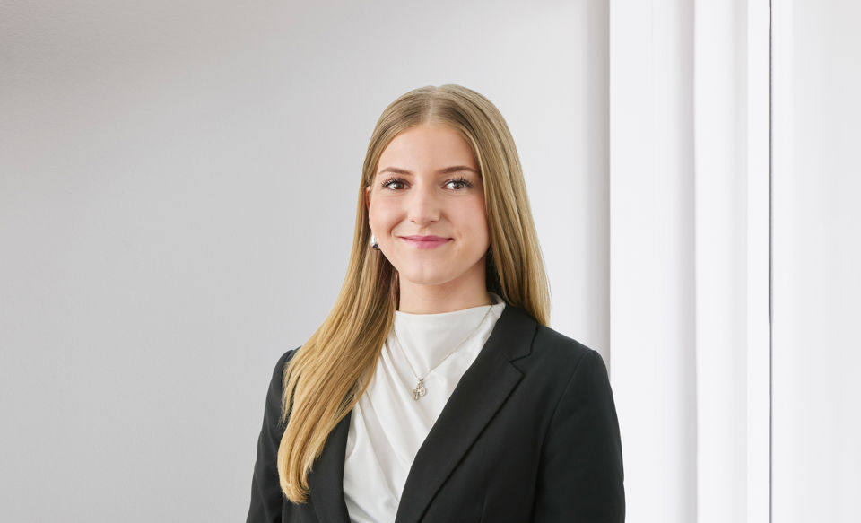 Portraitfoto von Tiziana Schneider, Fachspezialistin Firmenkunden bei der St.Galler Kantonalbank