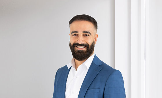 Portraitfoto von Senharib Shabo, Senior Berater Privatkunden bei der St.Galler Kantonalbank