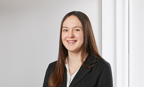 Portraitfoto von Shayna Kühnis, Kundenberaterin bei der St.Galler Kantonalbank