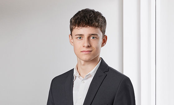 Portraitfoto von Diego Stüdli, Fachspezialist Privatkunden bei der St.Galler Kantonalbank