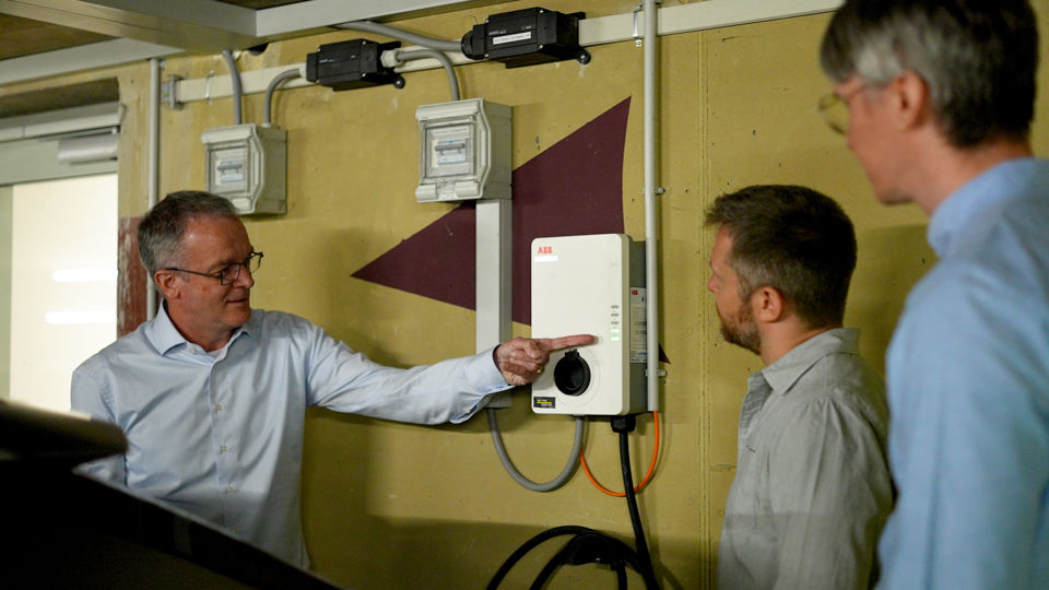 Netzoptimal AG intelligente Software für Stromnetz Ladestation Auto