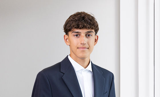 Portraitfoto von Saverio Esposito, Lernender bei der St.Galler Kantonalbank