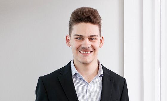 Portraitfoto von Noel Müller, Fachspezialist Firmenkunden bei der St.Galler Kantonalbank
