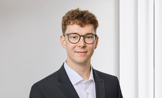 Portraitfoto von Yannik Oesch, Berater Privatkunden bei der St.Galler Kantonalbank