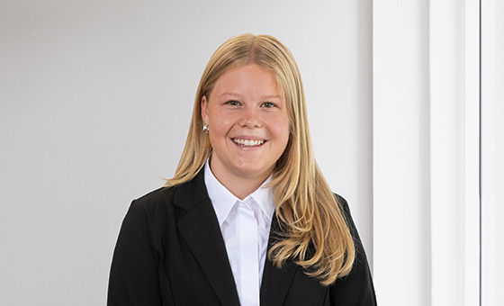 Portraitfoto von Livia Schwarz, Lernende bei der St.Galler Kantonalbank
