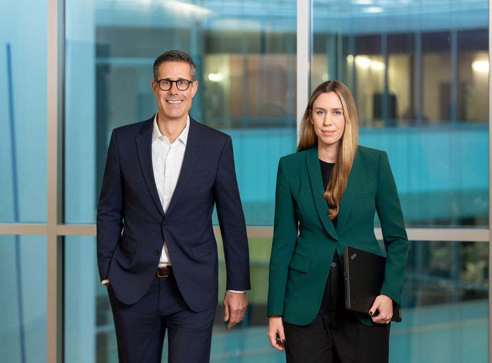 In der Abteilung Finanzplanung bieten 30 Expertinnen und Experten 
spezialisierte Beratung zu Finanzplanung, Erbrecht, Steuern und 
beruflicher Vorsorge an. Abteilungsleiter Jon Lengweiler und Teamleiterin Vreni Komminoth geben einen Einblick in ihre Arbeit.