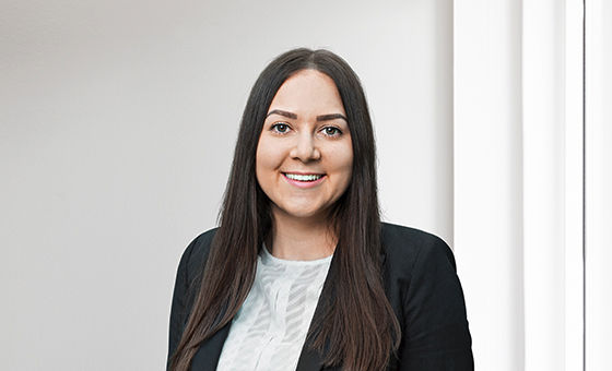 Portraitfoto von Tarina Schori, Mitarbeiterin Business Support eVV bei der St.Galler Kantonalbank