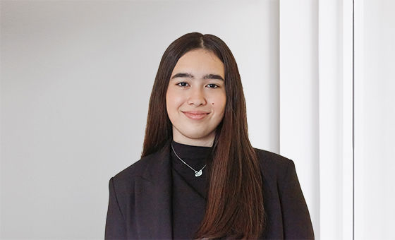 Portraitfoto von Selin Turgut, Lernende bei der St.Galler Kantonalbank