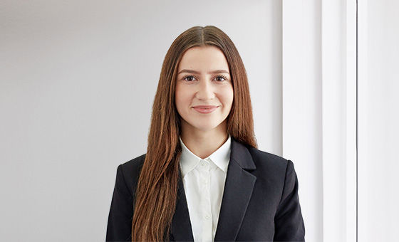 Portraitfoto von Noemi Müller, Fachspezialistin Privatkunden bei der St.Galler Kantonalbank