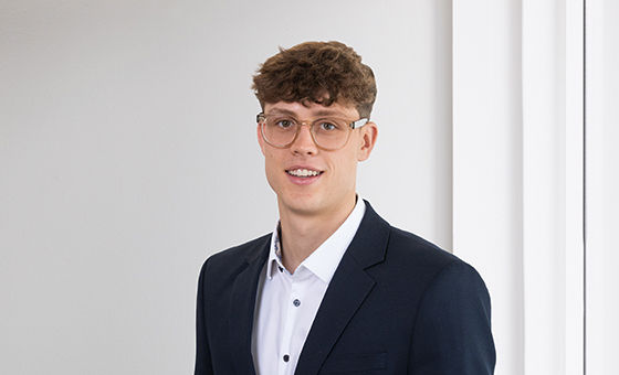 Portraitfoto von Livio Schmid, BEM-Praktikant bei der St.Galler Kantonalbank