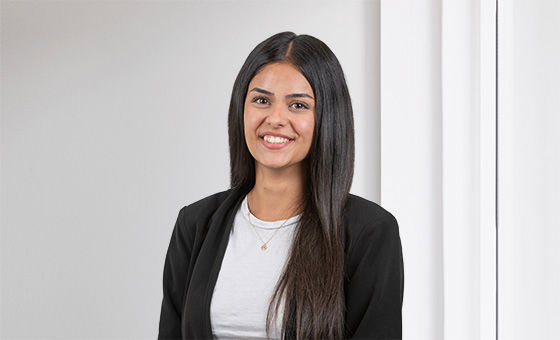 Portraitfoto von Saya Kareem, Assistentin eVV-Desk bei der St.Galler Kantonalbank