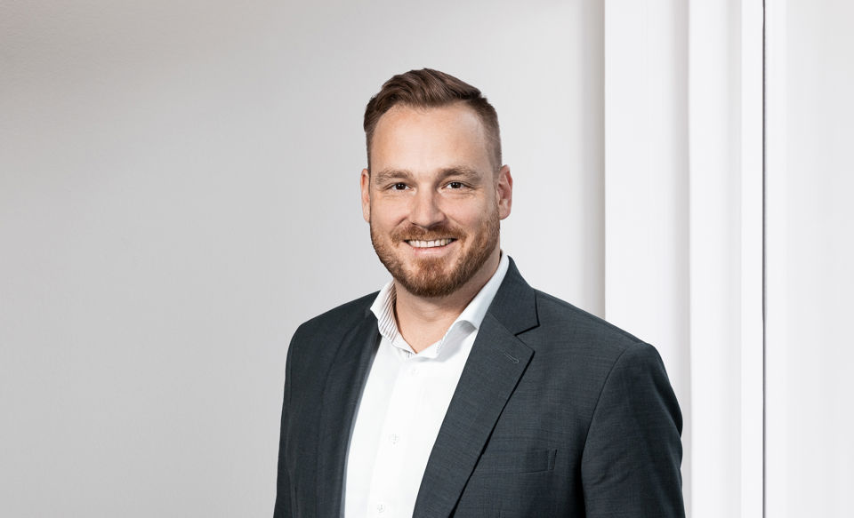 Portraitfoto von Christian Hirt, Senior Kundenberater Institutionelle Anleger bei der St.Galler Kantonalbank