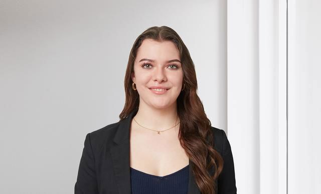 Portraitfoto von Laura Nitz, Fachspezialistin Privatkunden bei der St.Galler Kantonalbank