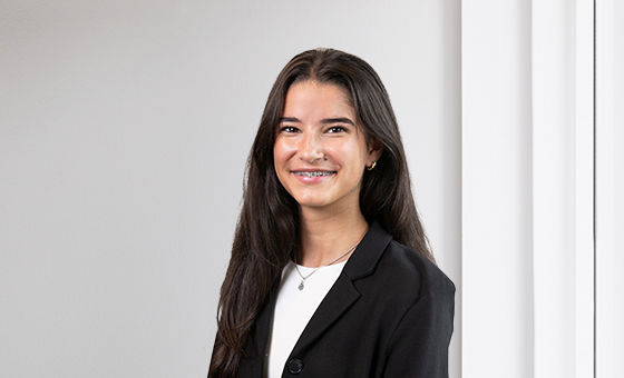Portraitfoto von Gioia Ceravolo, Lernende bei der St.Galler Kantonalbank