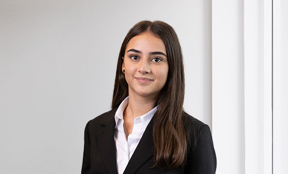 Portraitfoto von Djuliana Stevic, Lernende bei der St.Galler Kantonalbank