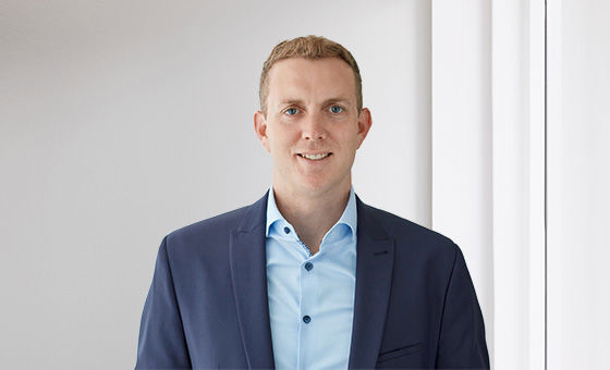 Portraitfoto von Jonas Dudle, Berater Gewerbekunden bei der St.Galler Kantonalbank