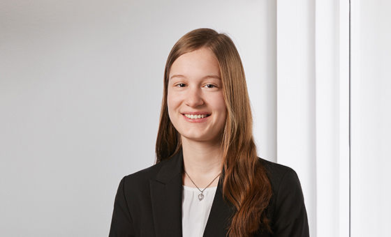 Portraitfoto von Joëlle Walser, Fachspezialistin Gewerbekunden bei der St.Galler Kantonalbank