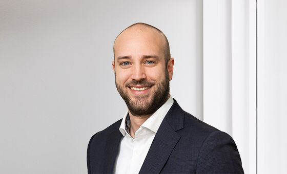 Portraitfoto von Simon Jermann, Senior Kundenberater Private Banking bei der St.Galler Kantonalbank