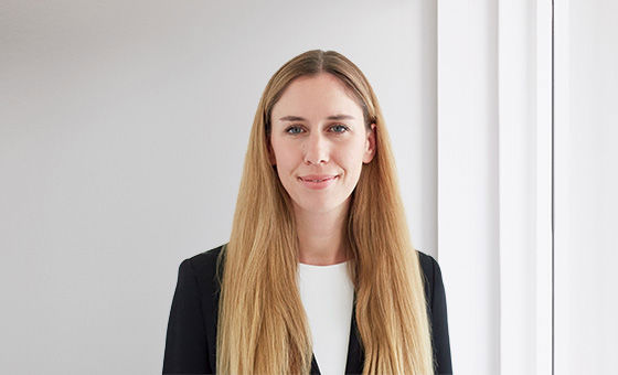Portraitfoto von Vreni Komminoth, Teamleiterin Erbschaften bei der St.Galler Kantonalbank