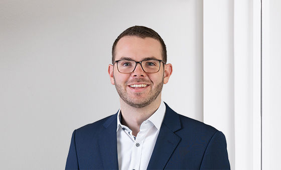 Portraitfoto von Andrin Battaglia, Berater Privatkunden bei der St.Galler Kantonalbank