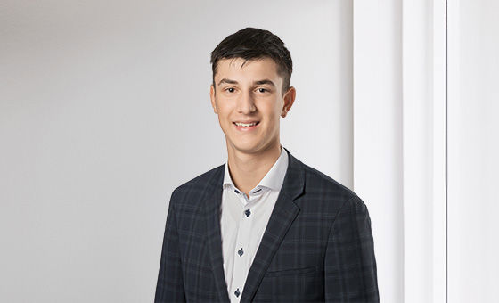 Portraitfoto von Ursin Sulser, Fachspezialist Privatkunden bei der St.Galler Kantonalbank