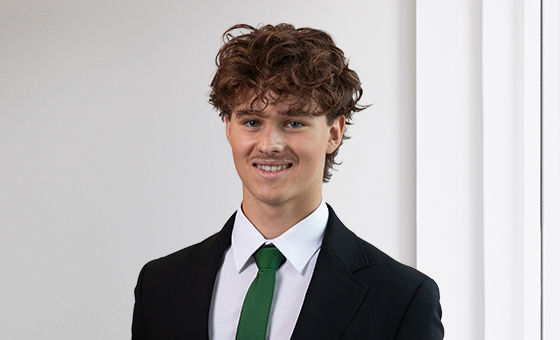 Portraitfoto von Emil Szönyi, Lernender bei der St.Galler Kantonalbank