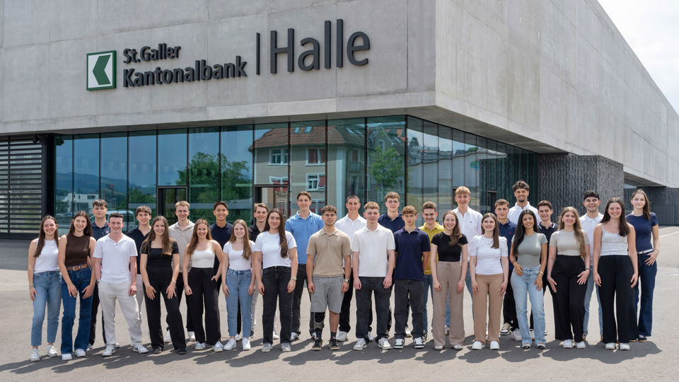 Lehrabgängerinnen und Lehrabgänger der St.Galler Kantonalbank 2025
