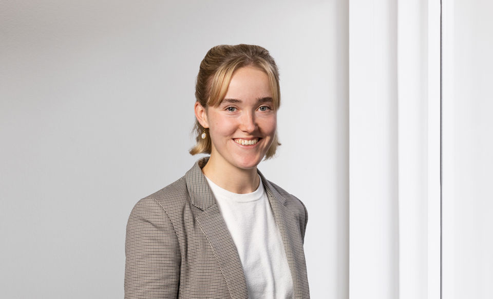 Portraitfoto von Fabienne Bachmann, Fachspezialistin Gewerbekunden bei der St.Galler Kantonalbank