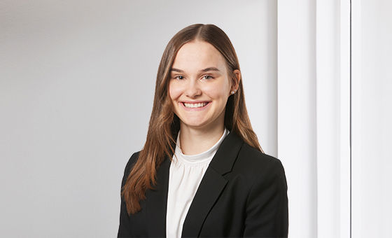 Portraitfoto von Joline Räss, Senior Fachspezialistin Privatkunden bei der St.Galler Kantonalbank