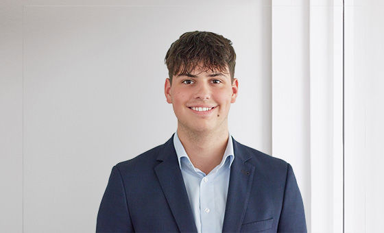 Portraitfoto von Flavio Wittenwiler, Fachspezialist Privatkunden bei der St.Galler Kantonalbank