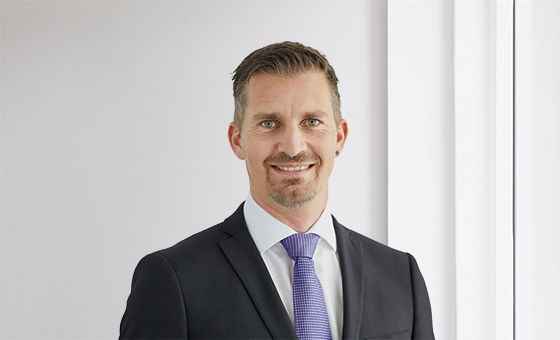 Portraitfoto von Raphael Hug, Senior Kundenberater Private Banking bei der St.Galler Kantonalbank