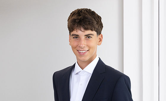 Portraitfoto von Luca Schmid, Lernender bei der St.Galler Kantonalbank