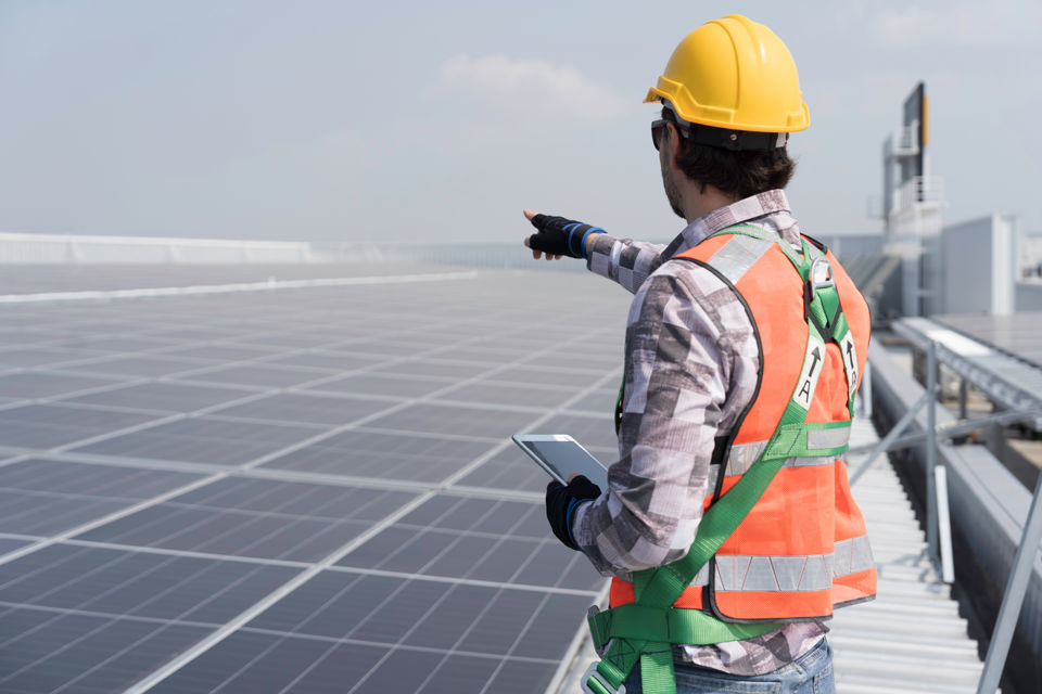 Netzoptimal AG intelligente Software Stromnetz Photovoltaikanlage auf Dach