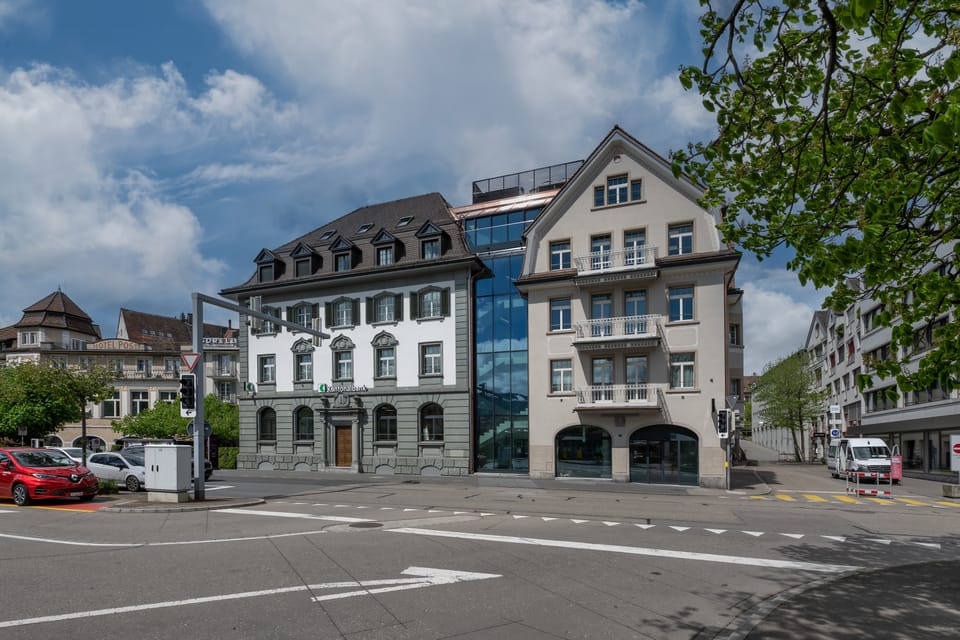 Ansicht vom Gebäude der Niederlassung der St.Galler Kantonalbank in Rapperswil
