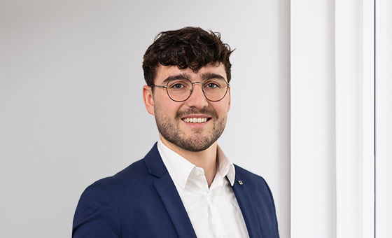 Portraitfoto von Raphael Blöchlinger, Trainee bei der St.Galler Kantonalbank