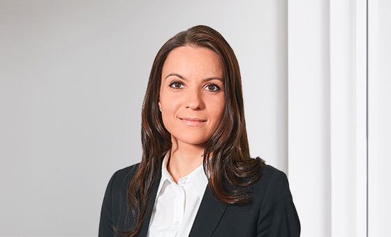 Portraitfoto von Emina Roth, Senior Beraterin Privatkunden bei der St.Galler Kantonalbank
