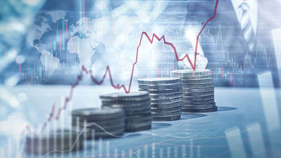 Die Inflation zeigt sich hartnäckiger als von den Finanzmärkten zu Beginn des Jahres erwartet. Die Erkenntnis macht sich breit, dass die Zentralbanken die Leitzinsen nicht so rasch senken, sondern noch weiter anheben.