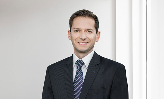 Portraitfoto von Adrian Knecht, Kundenberater Private Banking bei der St.Galler Kantonalbank