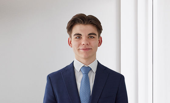 Portraitfoto von Lennart Knechtel, Assistent Private Banking bei der St.Galler Kantonalbank