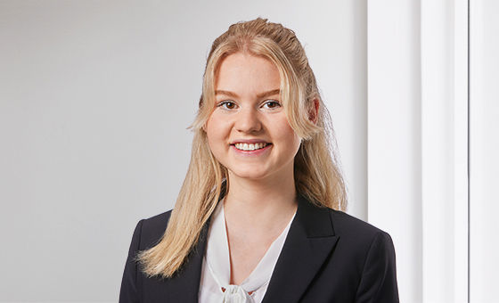 Portraitfoto von Seraina John, Fachspezialistin Privatkunden bei der St.Galler Kantonalbank